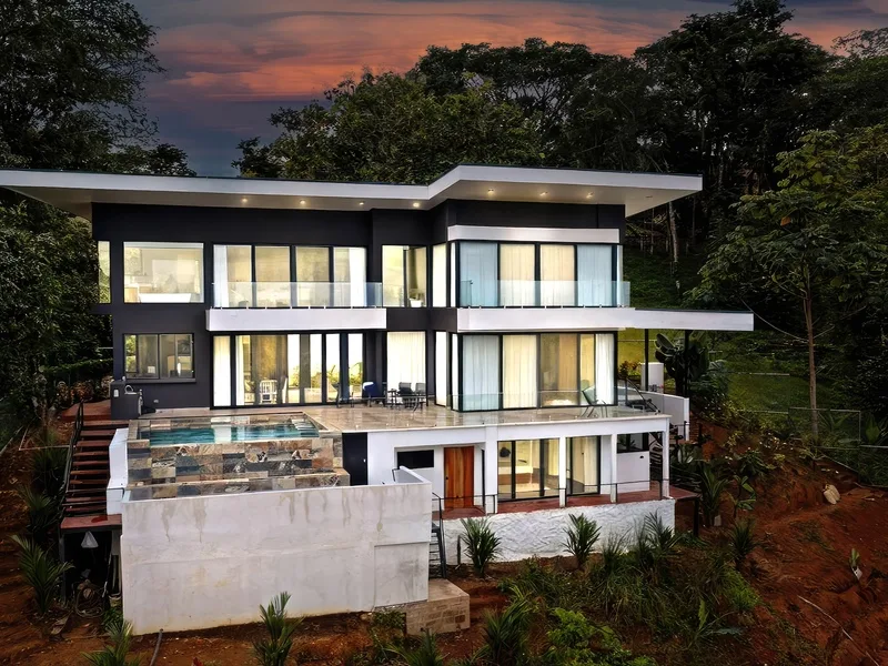 4 Bed Single Family Homes For Sale in Uvita