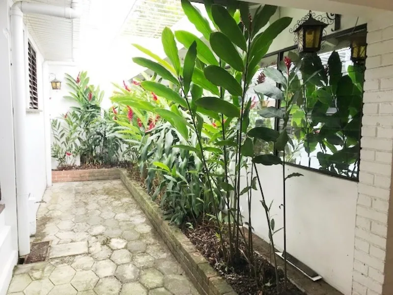 15 Bed Commercial For Sale in Los Yoses — photo 3