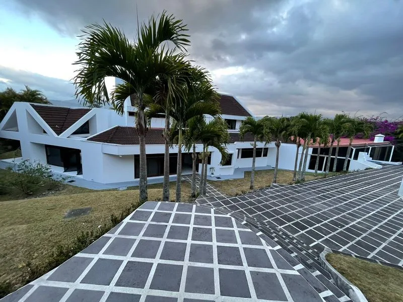 4 Bed Single Family Homes For Sale in Curridabat