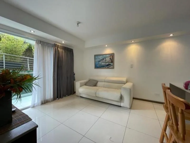 1 Bed Condo For Sale in Rohrmoser — photo 2