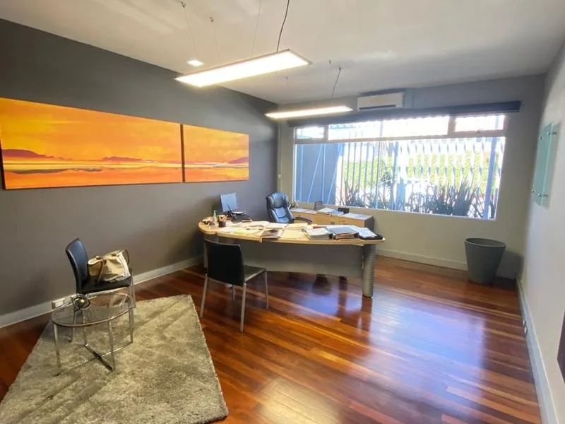 6 Bed Commercial For Sale in Los Yoses