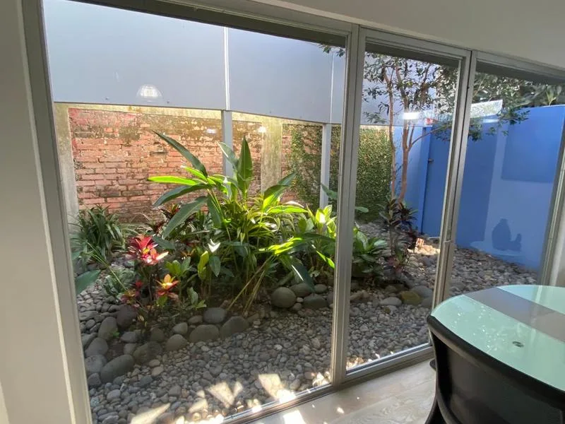 6 Bed Commercial For Sale in Los Yoses — photo 4