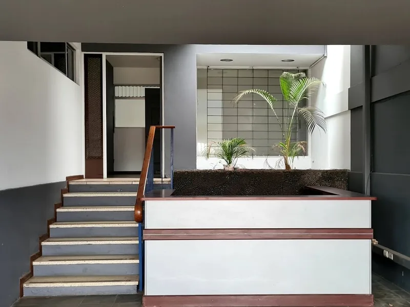 13 Bed Commercial To Rent in San Pedro