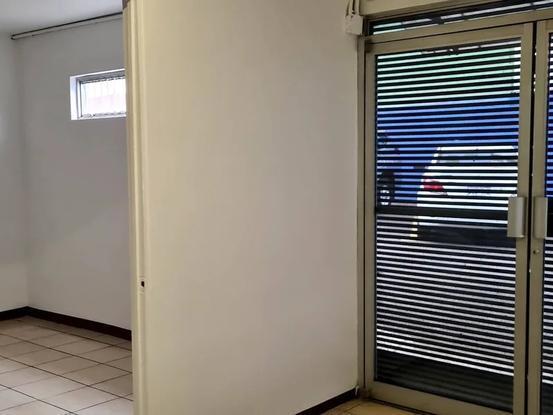 13 Bed Commercial To Rent in San Pedro — photo 3