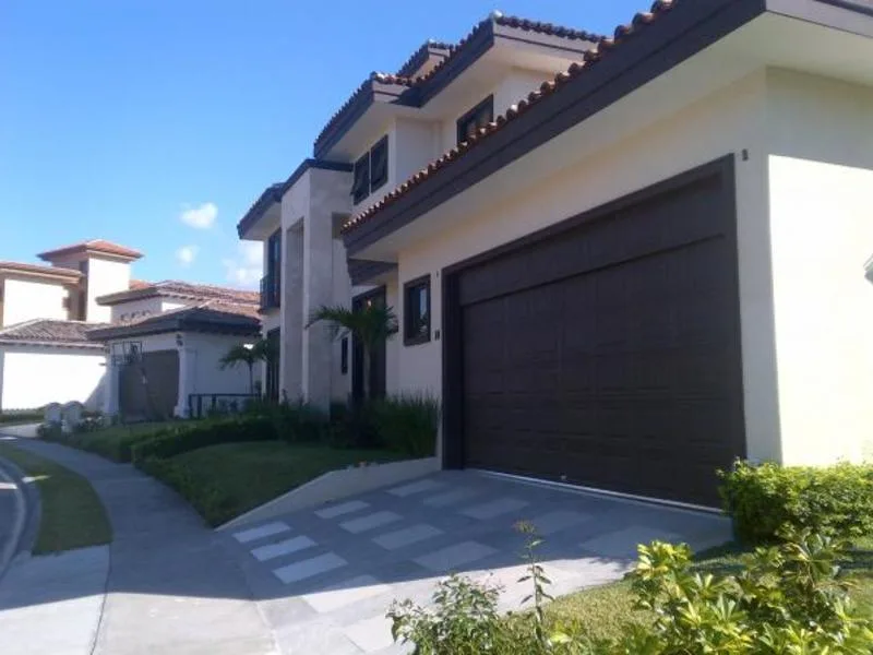 6 Bed Communities For Sale in Santa Ana