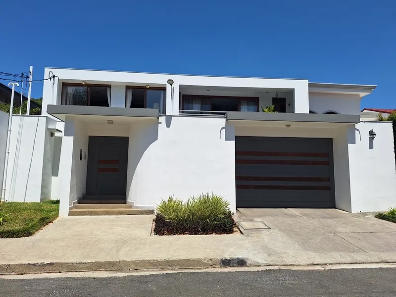 4 Bed Single Family Homes For Sale in Curridabat