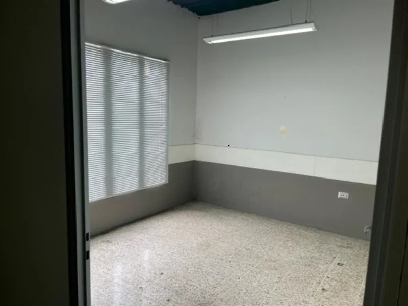4 Bed Commercial To Rent in San Jose — photo 2