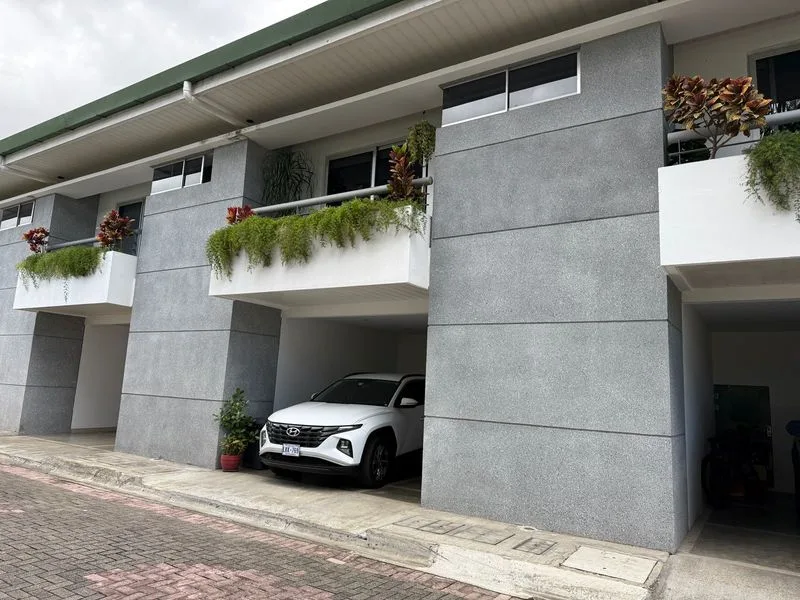 3 Bed Condo For Sale in Bello Horizonte