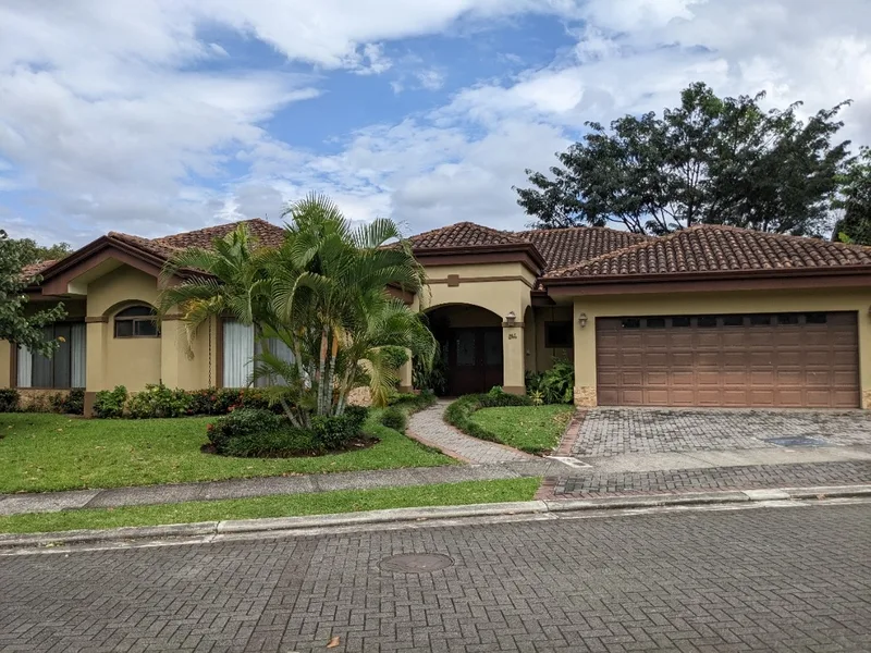 3 Bed Single Family Homes For Sale in Santa Ana