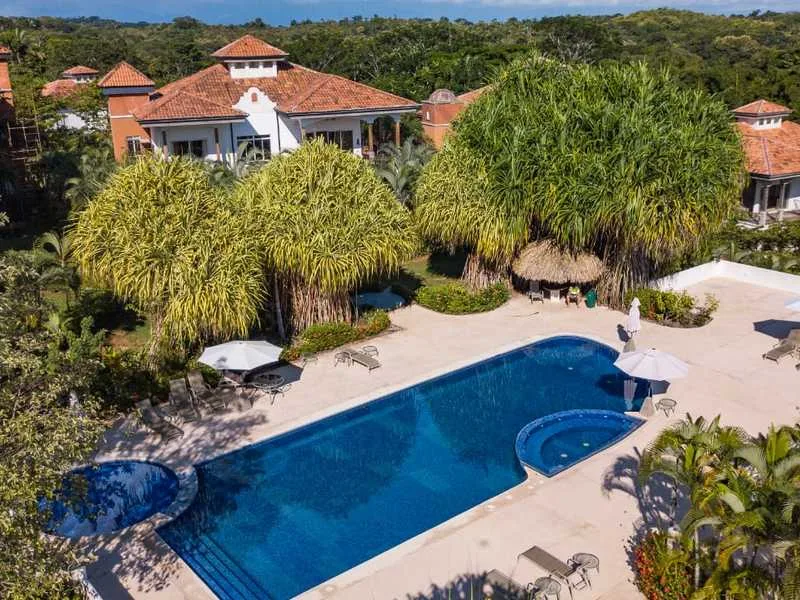 3 Bed Condo For Sale in Bejuco