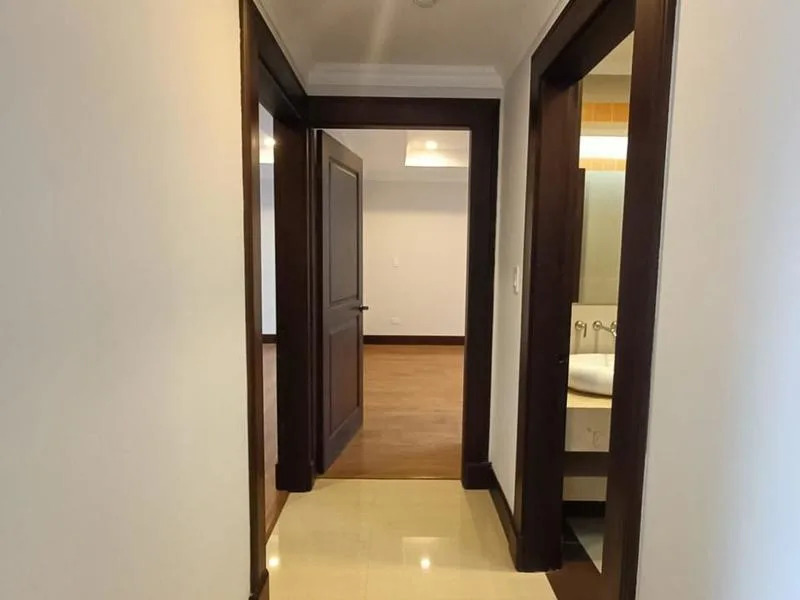 3 Bed Apartment For Sale in La Sabana — photo 2