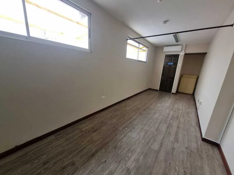 10 Bed Commercial For Sale in Sabana Sur — photo 4