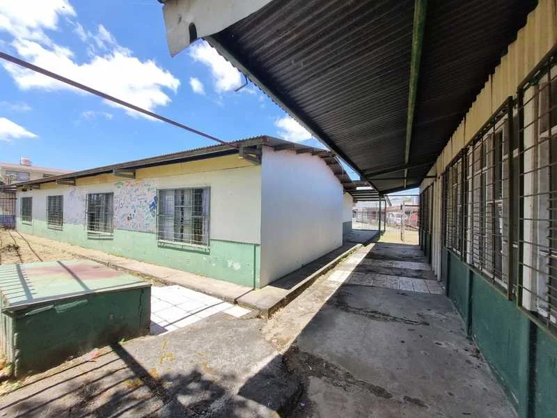 8 Bed Commercial For Sale in San Rafael