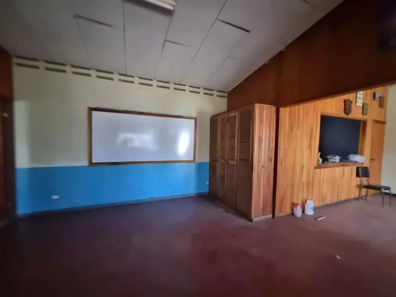 8 Bed Commercial For Sale in San Rafael — photo 3