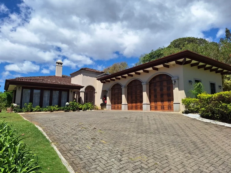 5 Bed Single Family Homes For Sale in Tres Ríos