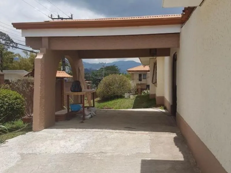 4 Bed Single Family Homes For Sale in Curridabat