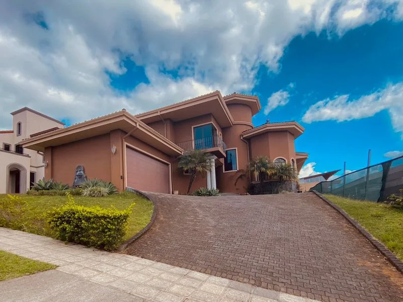 3 Bed Condo For Sale in Curridabat