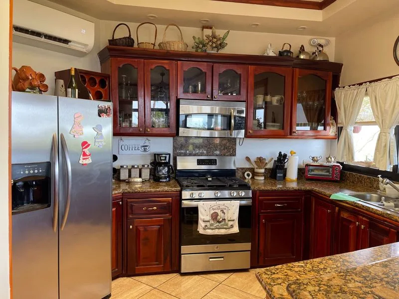 12 Bed Single Family Homes For Sale in Samara
