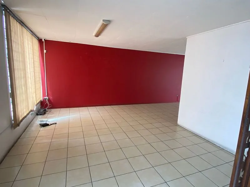 4 Bed Commercial To Rent in San Jose — photo 2