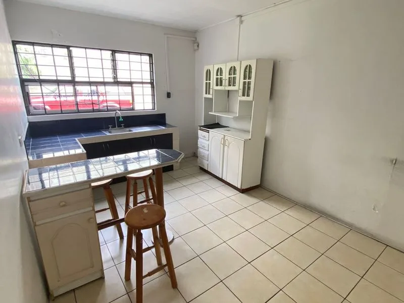 4 Bed Commercial To Rent in San Jose — photo 5