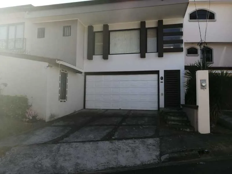 4 Bed Single Family Homes For Sale in Curridabat