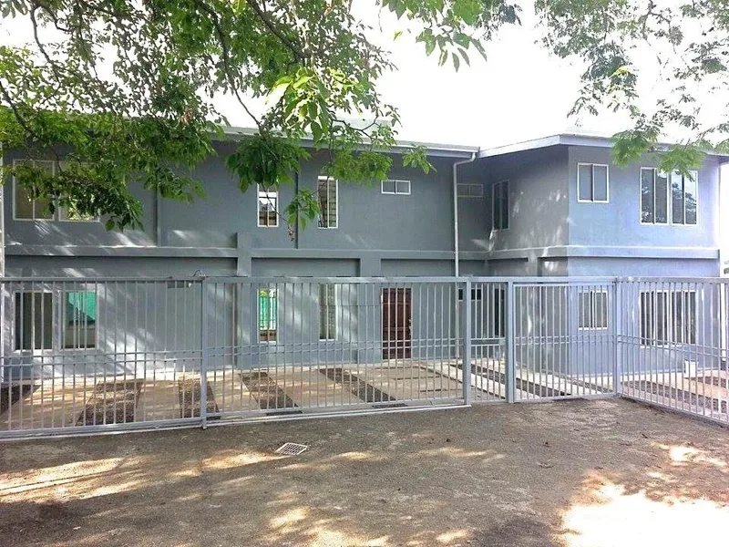 8 Bed Commercial For Sale in Santa Ana