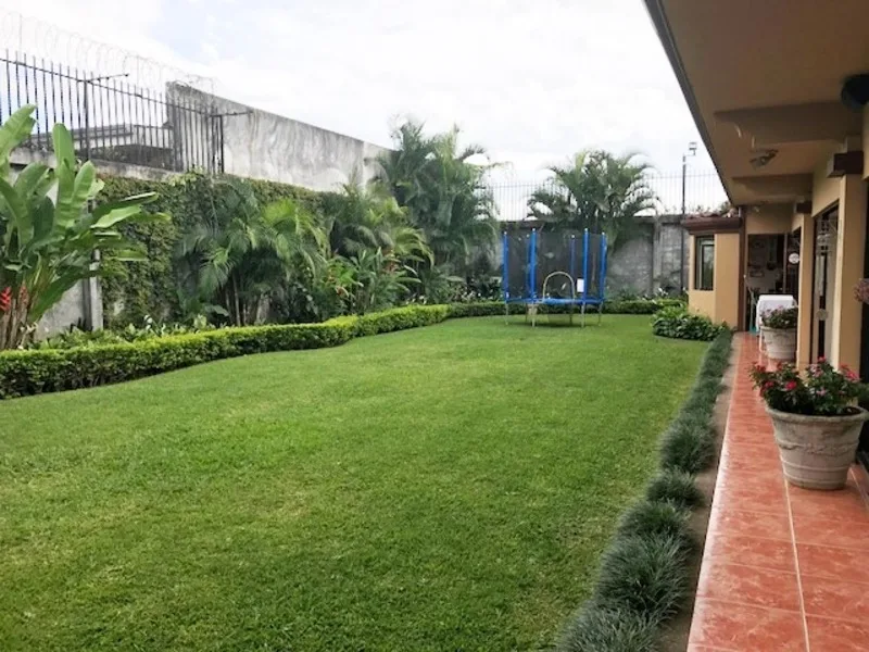 4 Bed Single Family Homes For Sale in Curridabat