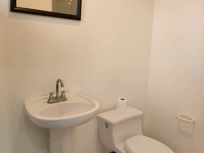 1 Bed Commercial To Rent in Sabana Sur — photo 3