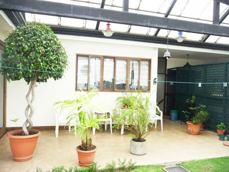 Viví con comodidad y seguridad en esta espaciosa casa de dos plantas, ubicada en un residencial tranquilo de San Pedro, a pocos minutos de reconocidas universidades y con fácil acceso ... — photo 4