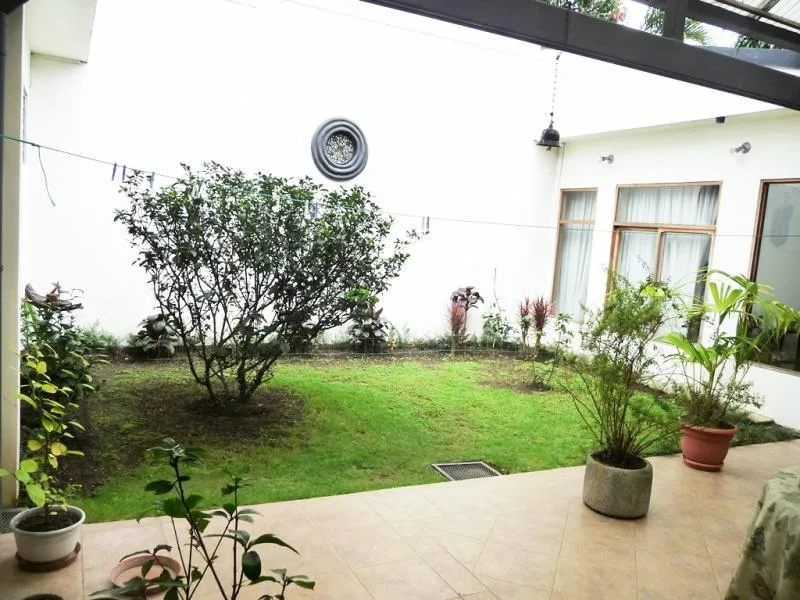 Viví con comodidad y seguridad en esta espaciosa casa de dos plantas, ubicada en un residencial tranquilo de San Pedro, a pocos minutos de reconocidas universidades y con fácil acceso ... — photo 5