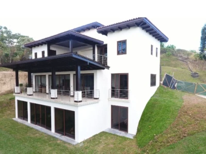 4 Bed Condo For Sale in Curridabat