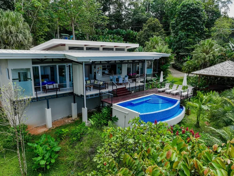 4 Bed Single Family Homes For Sale in Uvita