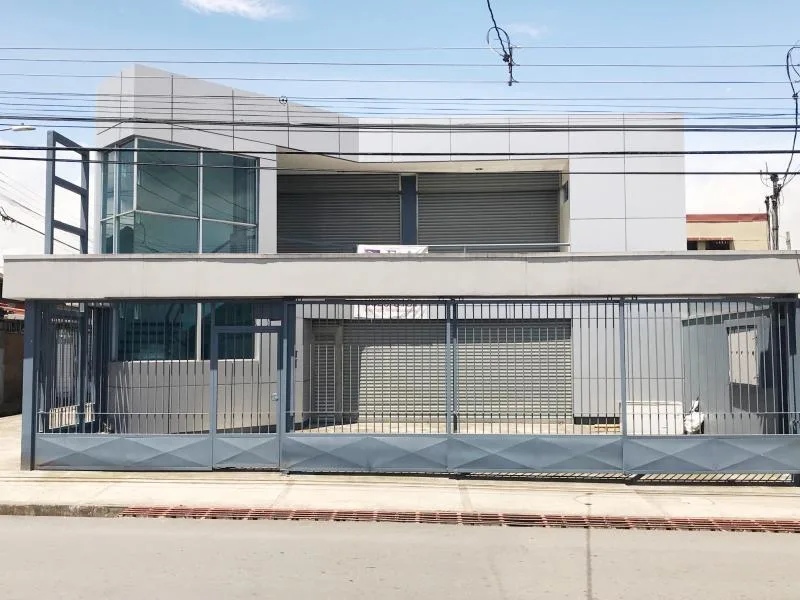 Commercial To Rent in Occidental