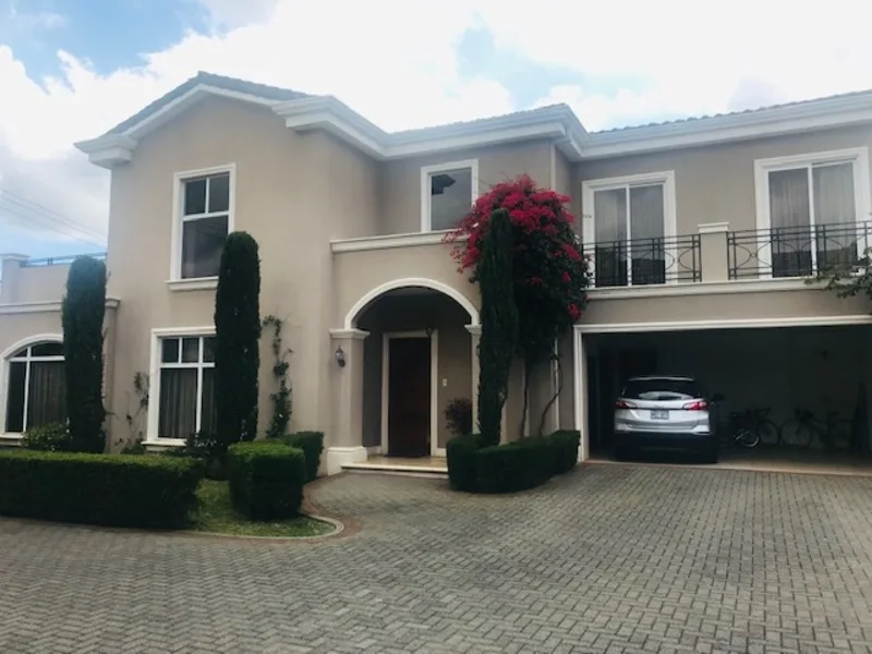 5 Bed Condo For Sale in Curridabat