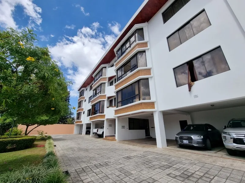 5 Bed Condo For Sale in Curridabat