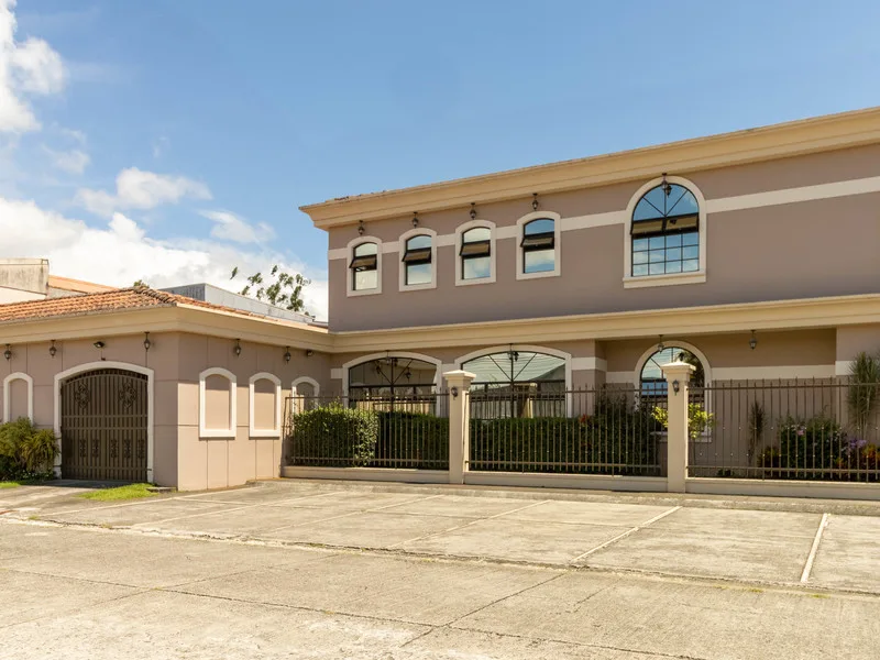18 Bed Commercial For Sale in Oriental