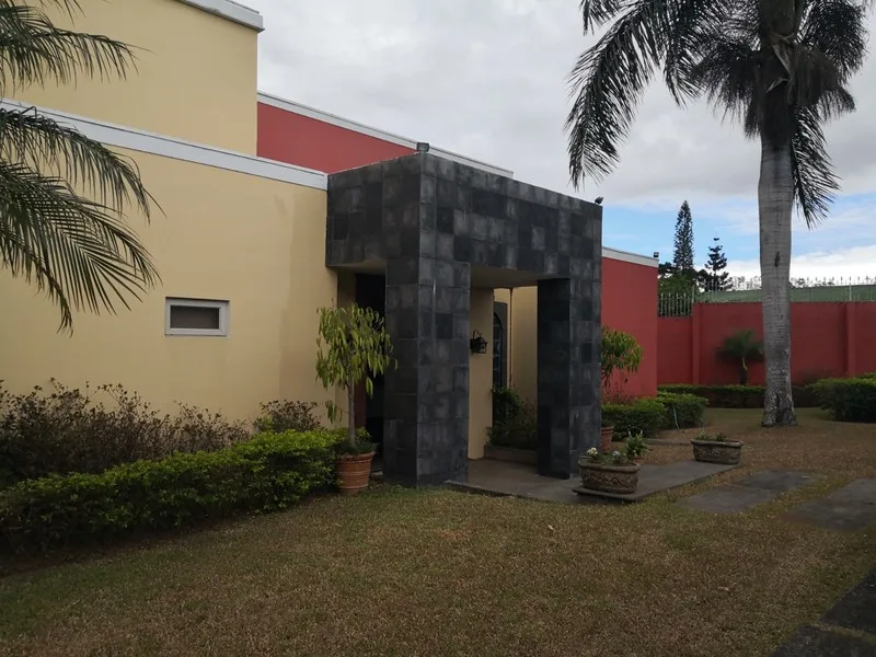 4 Bed Condo For Sale in Curridabat