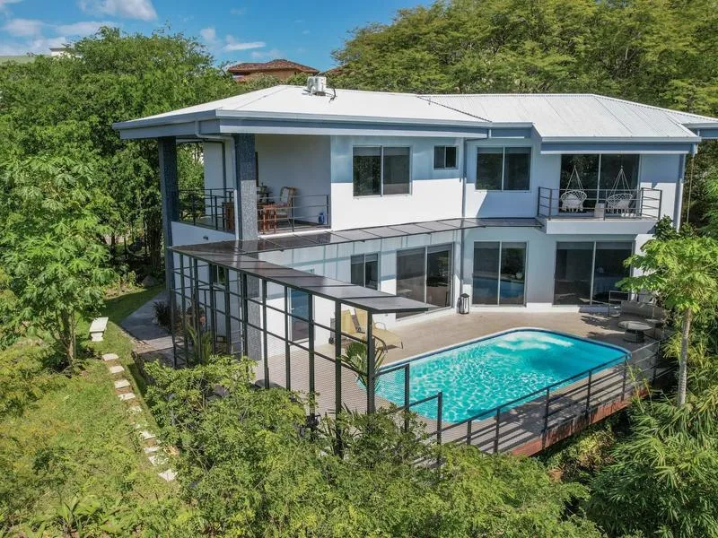 3 Bed Single Family Homes For Sale in Hermosa