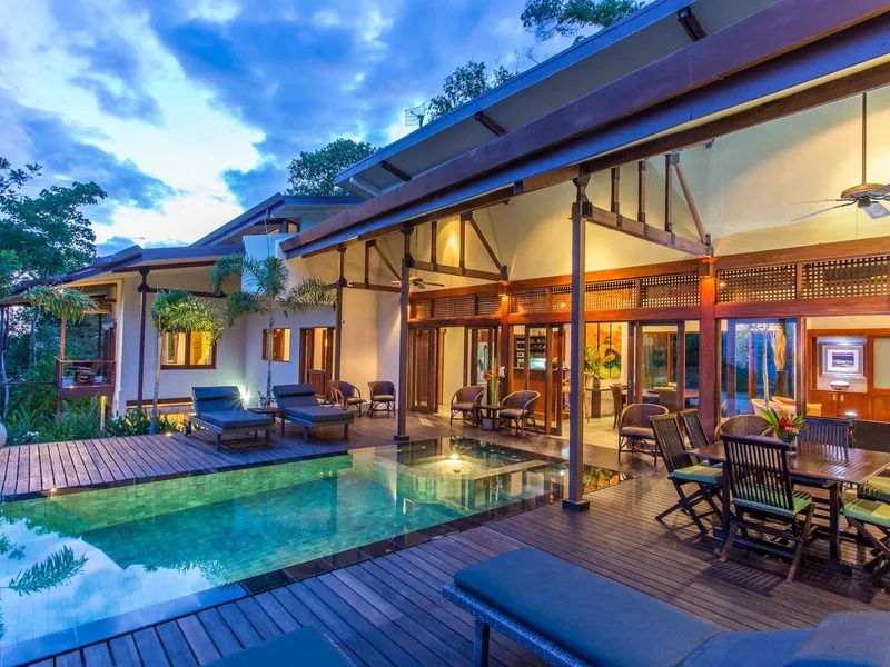 4 Bed Single Family Homes For Sale in Uvita