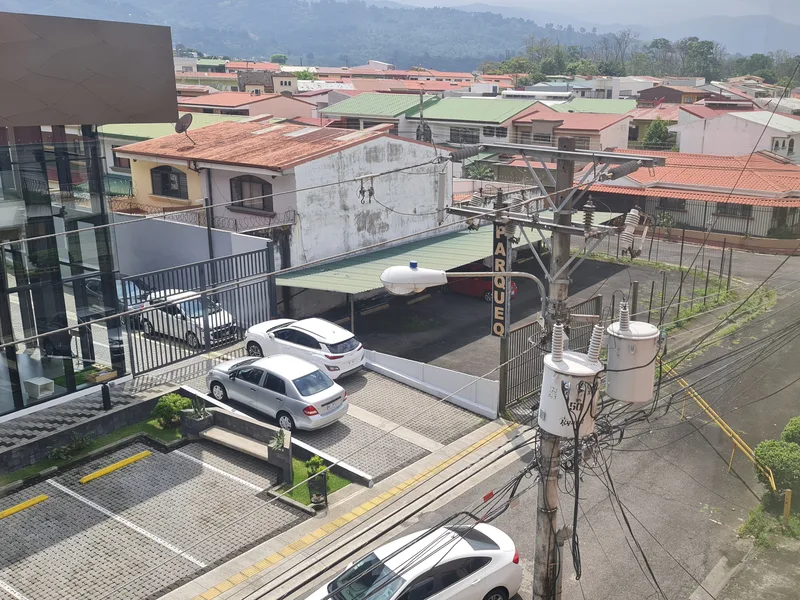 5 Bed Commercial To Rent in Curridabat