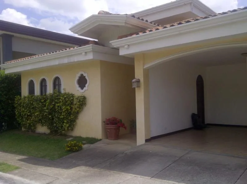 4 Bed Condo For Sale in Santo Domingo