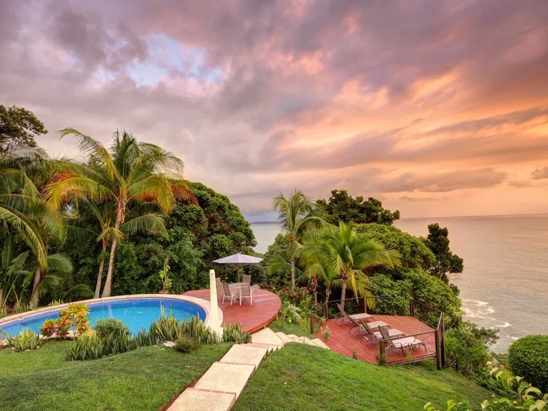 4 Bed Hotel / Leisure For Sale in Dominical