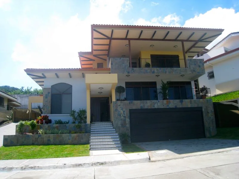 4 Bed Single Family Homes For Sale in Santa Ana