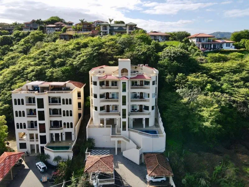 2 Bed Condo For Sale in Hermosa
