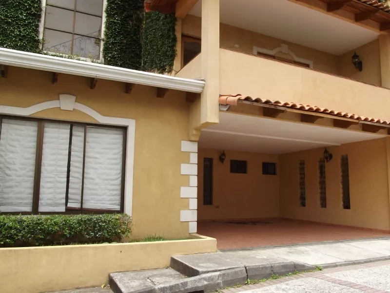 4 Bed Condo For Sale in Curridabat