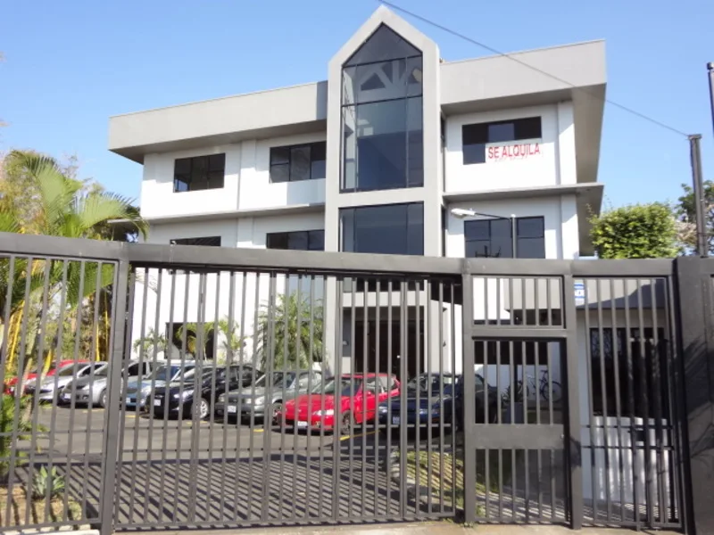3 Bed Commercial To Rent in San Jose — photo 2