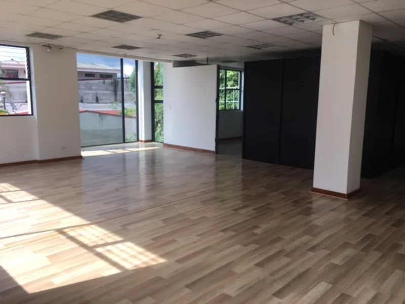 3 Bed Commercial To Rent in San Jose — photo 3