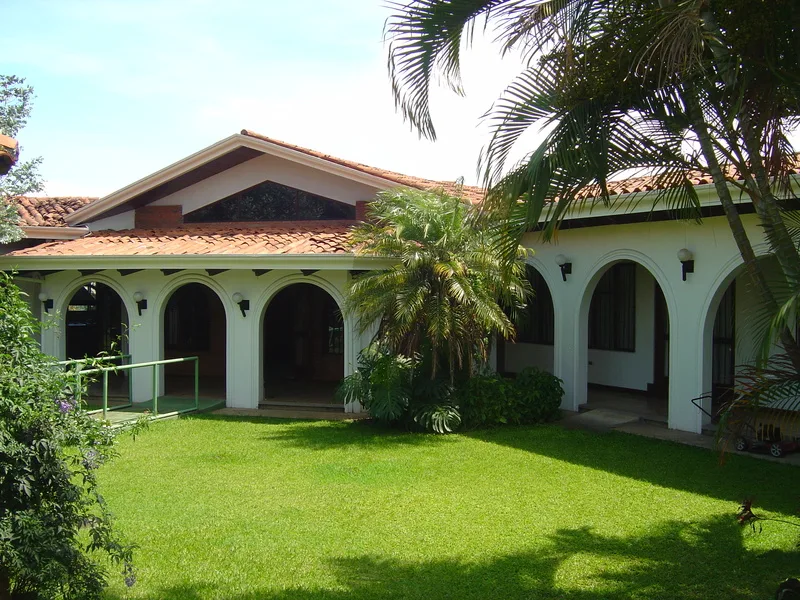 4 Bed Single Family Homes For Sale in La Uruca — photo 2