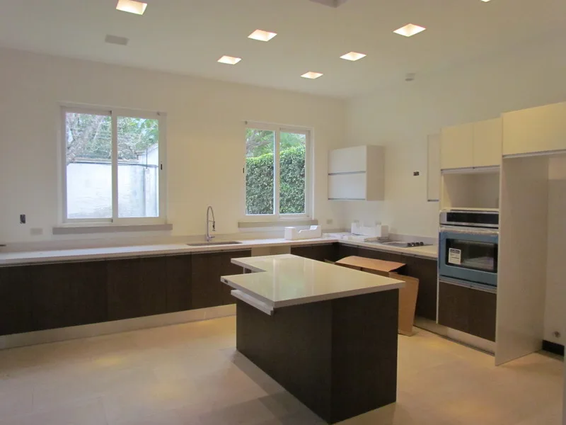 4 Bed Single Family Homes For Sale in Santa Ana