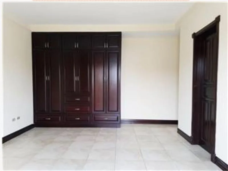 4 Bed Commercial For Sale in San Jose — photo 2